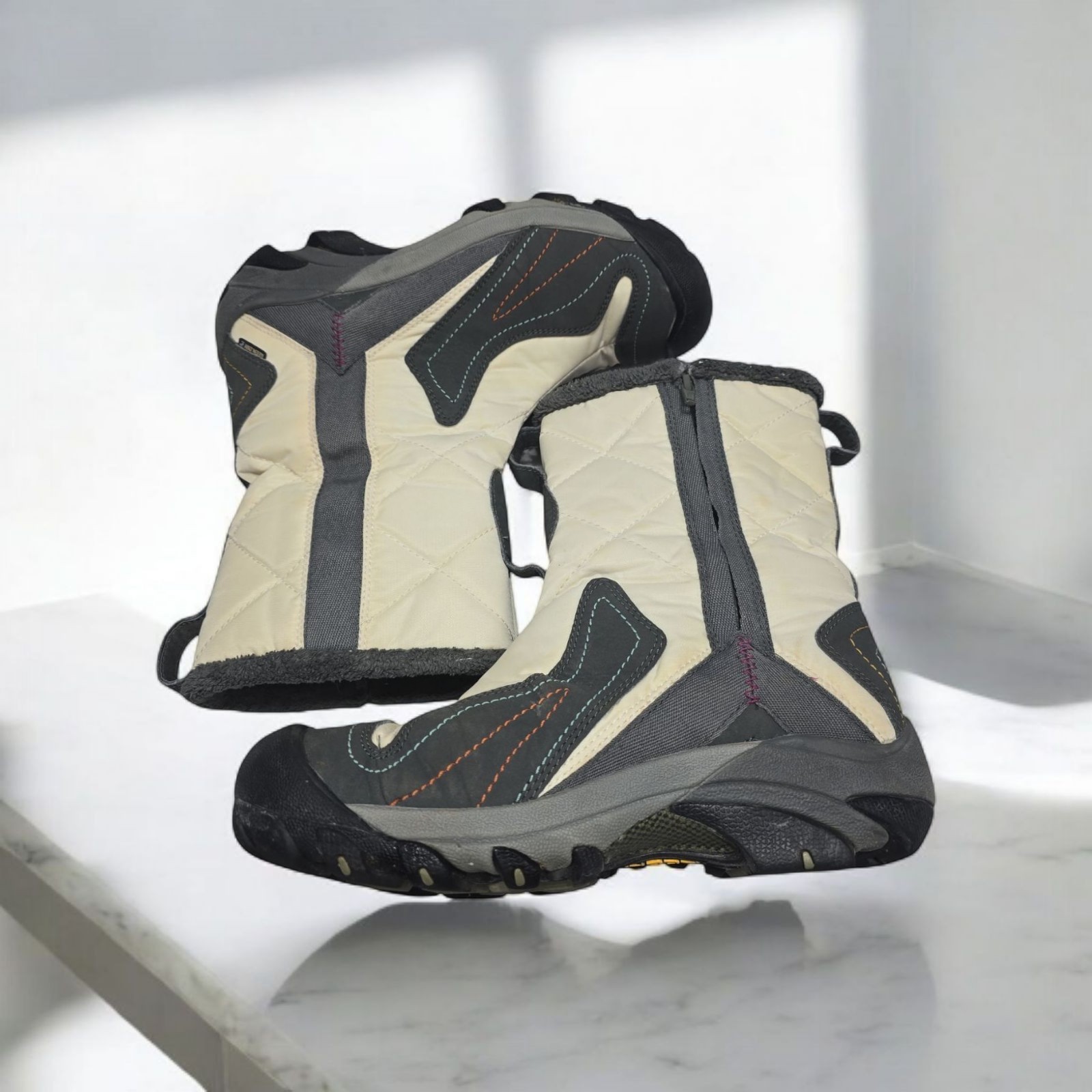 Keen Betty 5278 Stivali da Neve Outdoor con Zip Donna Taglia 7 Bianco Grigio