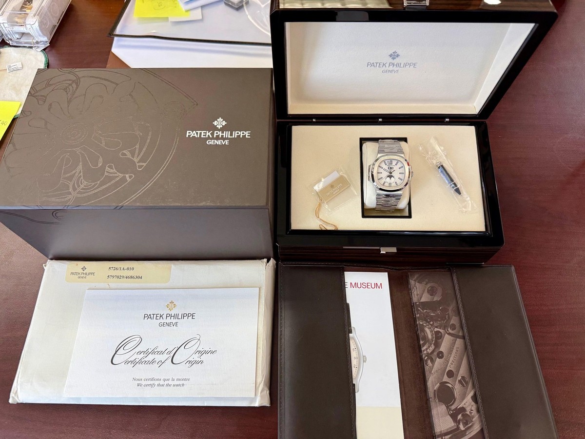 2015 Patek Philippe Nautilus 5726/1A-010 40mm White Dial Watch | eBay