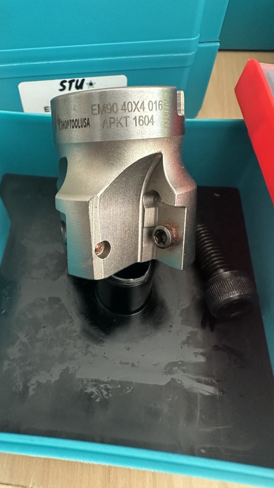Fraise à surfacer 90° Ø40mm à 4 dents avec 10 plaquettes amovibles APKT1604