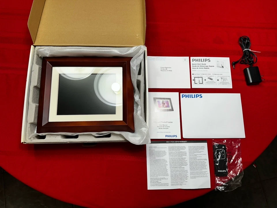 Philips DIGITAL REMOTE PHOTO FRAME 8” LED NICE - Image 2 of 4