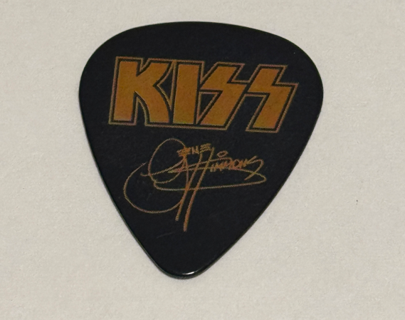 KISS ギターピック　ジーンシモンズ KISS Gene Simmons Signature Guitar Pick Tour Concert Stage