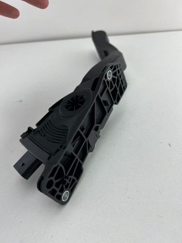Mazda 3 BL Accelerator Pedal 04/09-10/13 - Picture 8 of 9