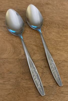 2 Teaspoon Tea Spoon CUS1 Custom Craft Stainless Roses Flowers Taiwan