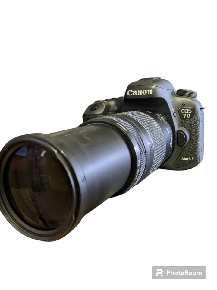 Фотоаппарат цифровой однообъективный зеркальный Canon EOS 7D Mark II 20,2 Мп с объективом EF 75–300 мм, отличное состояние - Изображение 3 из 4