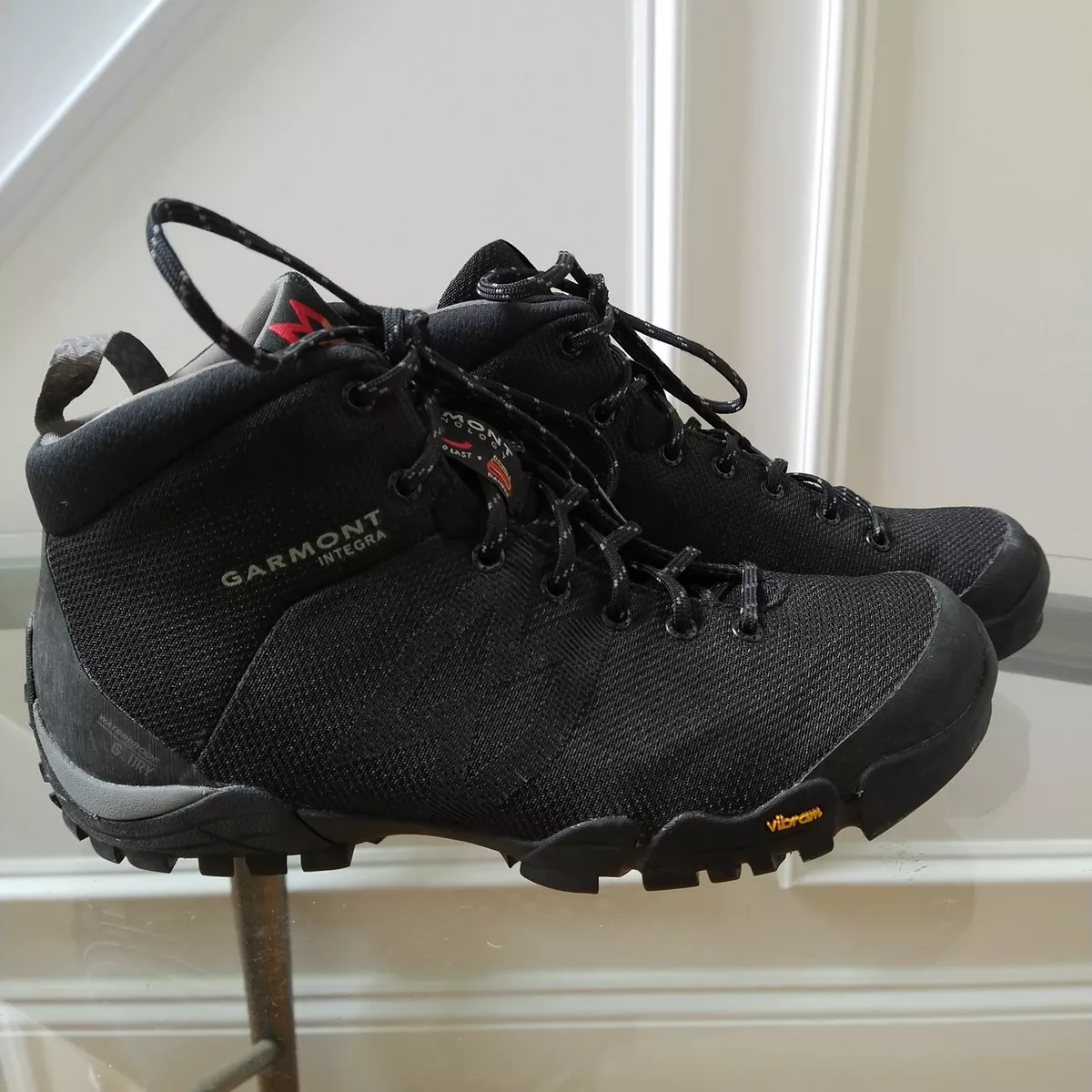 Garmont Integra Mid WP Thermal Trekking Shoes Black Men s Size 9.5
