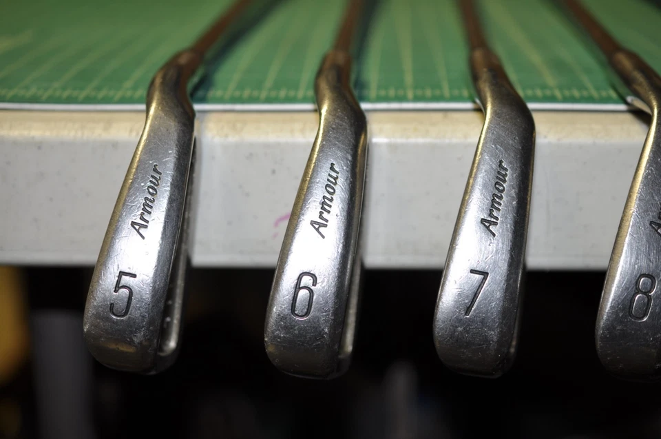 RH Armour 845s Titanium 5i-9i,PW Stiff flex steel 7i-37" #W431 - Image 2 of 4