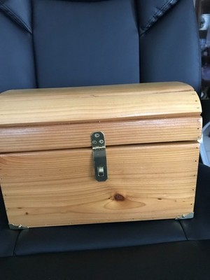 Really Nice Small Wood Chest - C msw au5