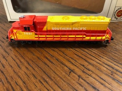 Bachmann N Scale 1:60 Locomotive #7031 Southern Pacific EMD-GP-40 DIESEL