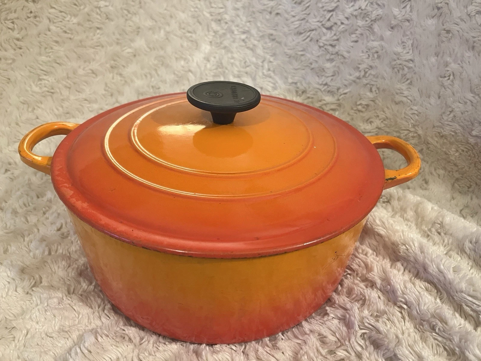 Le Creuset Casserole Dish Dutch Oven Round Cast Iron Orange 24 E