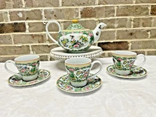 Williams Sonoma Famille Rose Tea Pot  with  Cups and Saucers 7 pc SET New