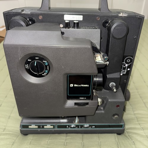 Bell & Howell 16mm Filmosound 2585 Film Projector in Case Home Movie