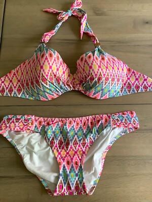 Victorias´s Secrets Bikini Oberteil Gr. 75E (34 DD) plus 2 Hosen bunt neuwertig