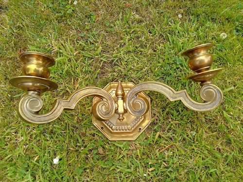 A Superb Pair of Vintage Solid Brass Wall Sconces Candelabra. - Picture 8 of 18