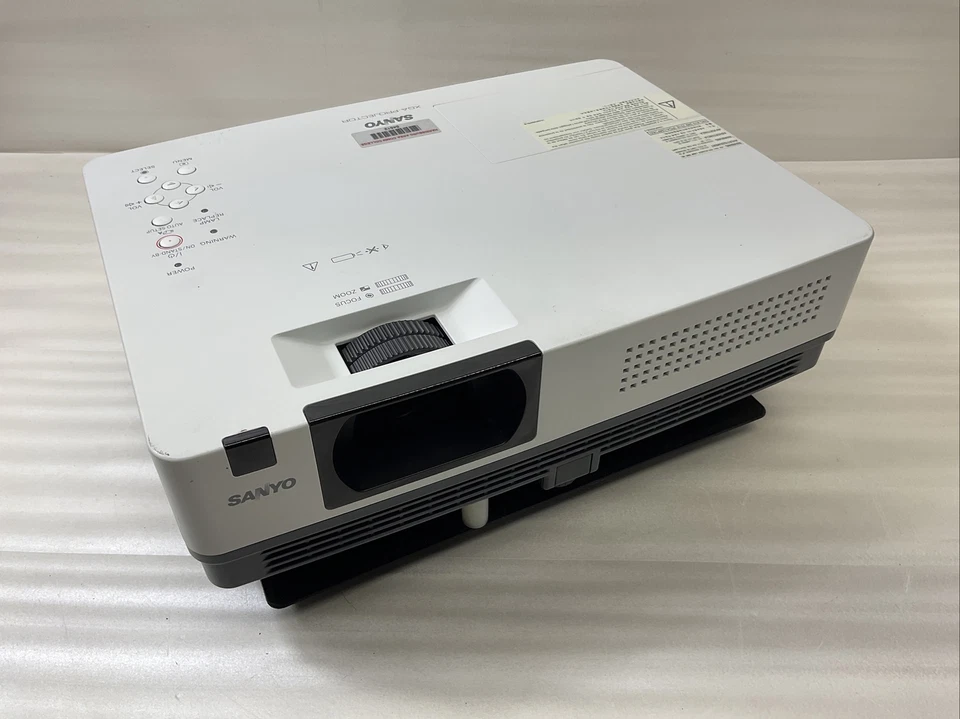 Sanyo XGA Projector Model PLC-XK3010 Multimedia - Image 2 of 3