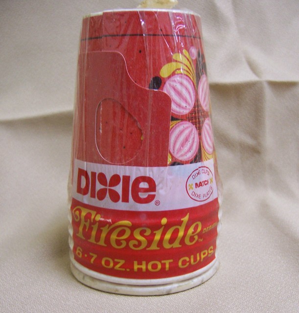 50 Vintage Dixie Cups Fireside Design 67 Oz MiraGlaze Hot w handles