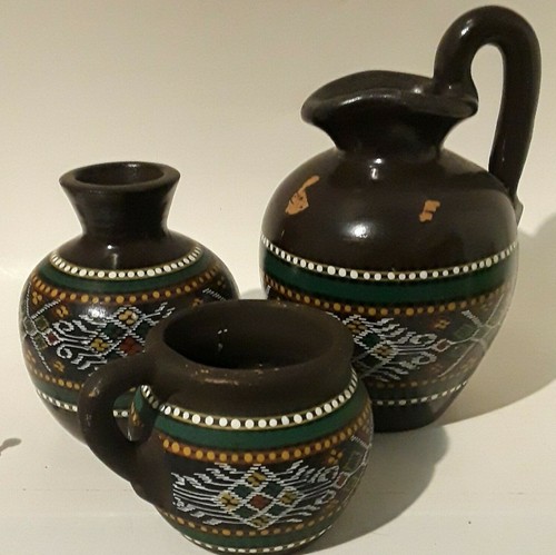 Set Of Three Red Where Peruvian Vases And Pitchers - Picture 2 of 4