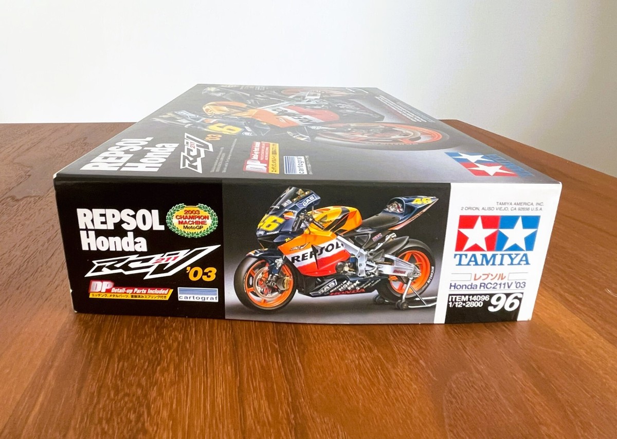 TAMIYA 1/12 No.96 Repsol HONDA RC211V '03 & Rossi Valencia