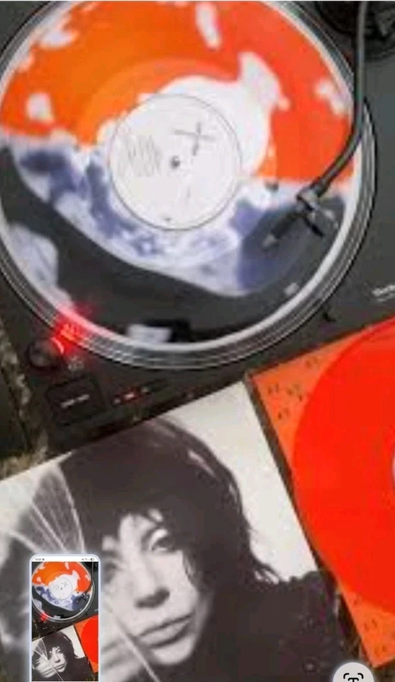 LADY GAGA MAYHEM RARE LIQUID  2  VINYLS RARE SOLD OUT INCL POSTER HEAVY LIQ LP - Image 2 of 4