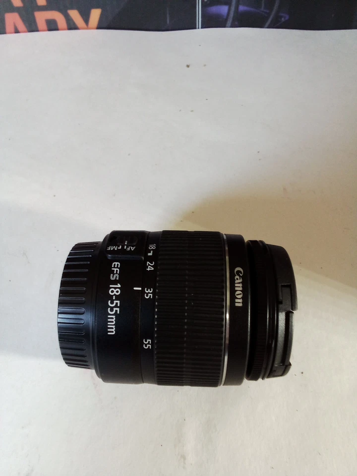 Canon EFS 18-55mm Lens Image Stabilizer with Macro 0.25M/0.8FT and Covers - Image 2 of 4