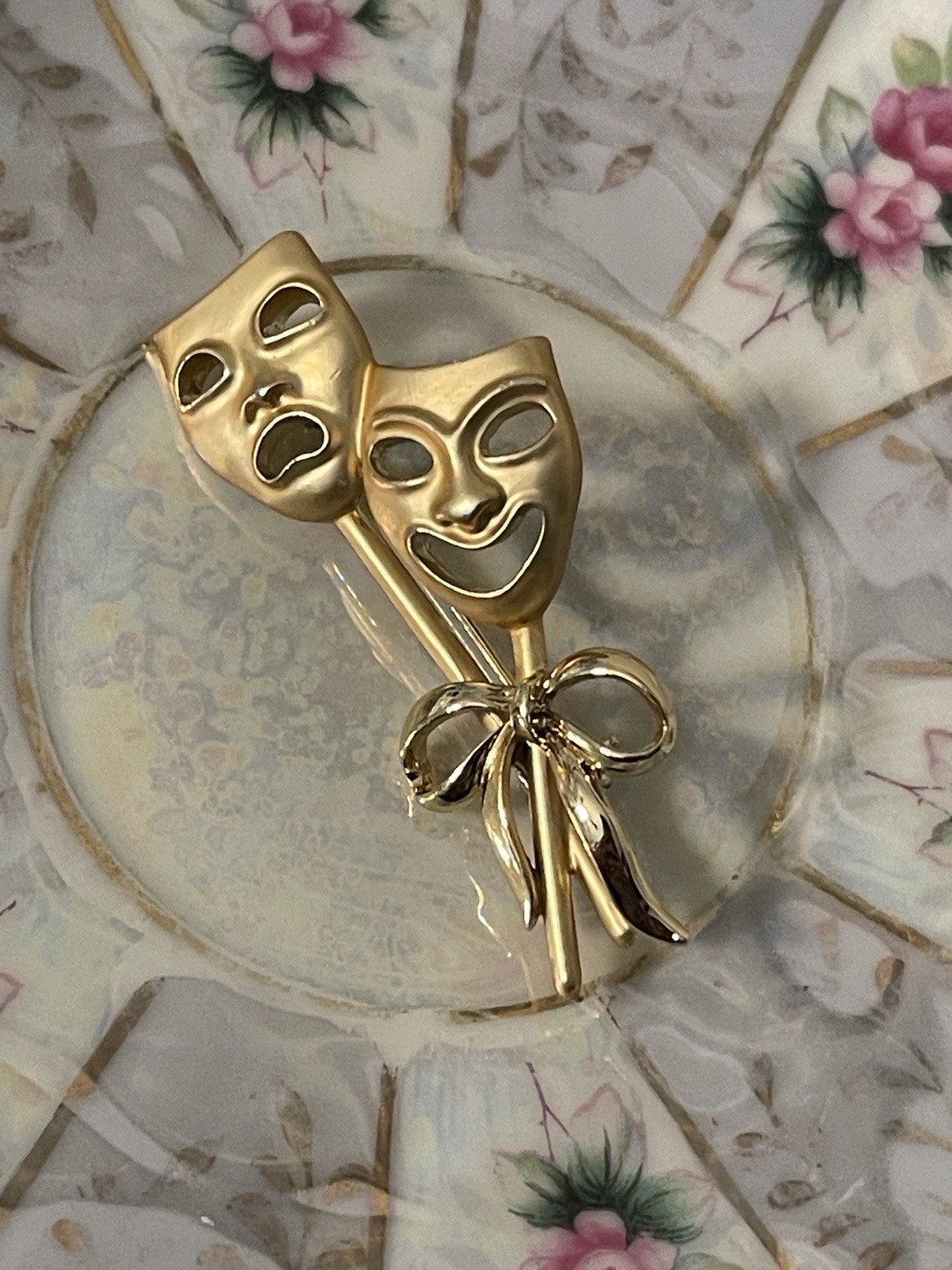 Vintage Gold Tone Tragedy & Comedy Theatre Mask Brooch Pin