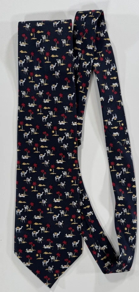 Artefactos de museo corbata de seda hecha a mano camellos del desierto palmera arena dunas negro Foto 2 de 4