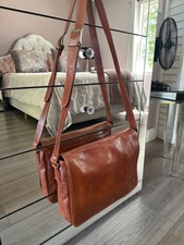 Beautiful Italian, Genuine Leather Vera Pelle ,  unisex, Crossbody Bag