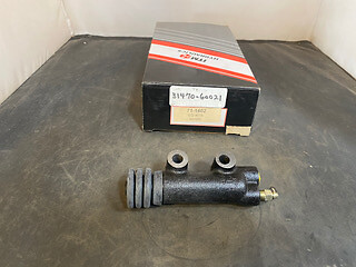ITM Clutch Slave Cylinder - 31470-60021 - Fits Toyota Land Cruiser