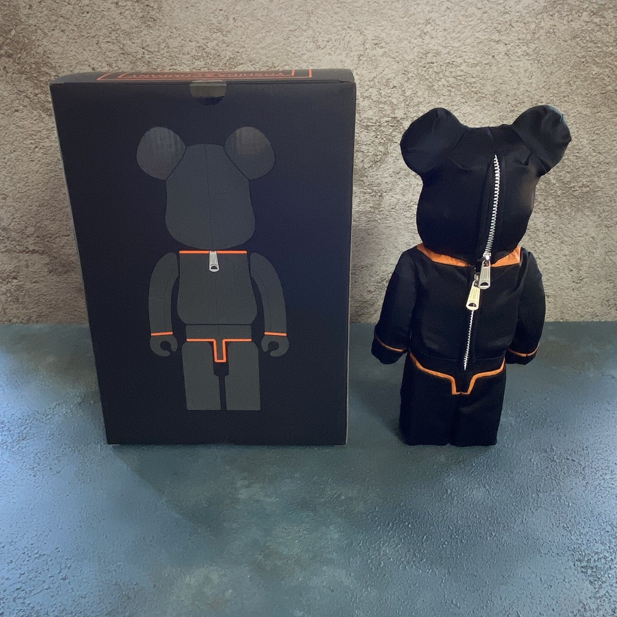 Brand New, Unused PORTER BE@RBRICK 400% Black MEDICOM TOY Brand New, Unused PORTER BE@RBRICK 400% Black MEDICOM TOY