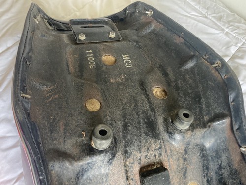 1982 HONDA CM450 DOUBLE SEAT ASSEMBLY BRACKETS LID COMPLETE OEM 77200-MC0-670 - Picture 20 of 21
