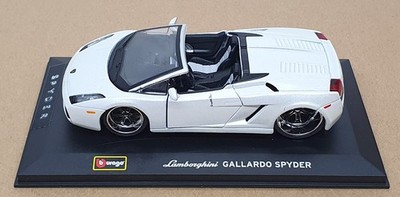 Burago 1/32 Scale 18-42000 - Lamborghini Gallardo Spyder - White