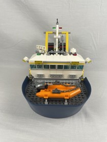 Lego City Deep Sea Exploration Vessel Set 60095, Used. All minifigs Included. 