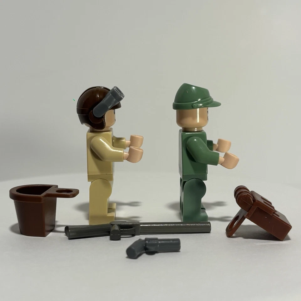 Lego Indiana Jones Soldier Minifiguras con Armas y Accesorios Foto 2 de 4