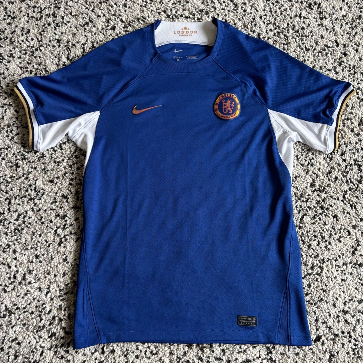 Preços baixos em Tamanho M Chelsea Futebol Clube Internacional de