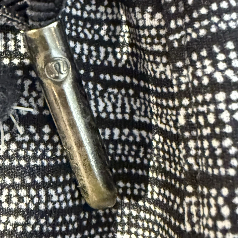 Pantalones Cortos Lululemon On The Fly 2.5" Mujer 4 Bit Point Gris Hielo Negro Calce Relajado Foto 4 de 4