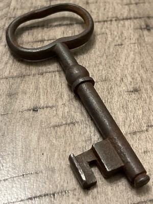 Antique 1800s wrought iron chateau chapel skeleton key 042925bABZBE