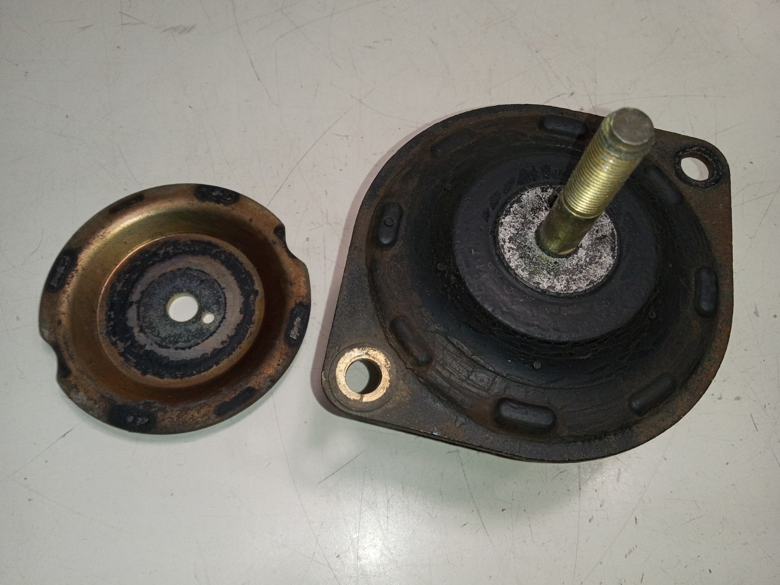 Ferrari 348 Engine Support Motor Mount_Mondial_139469_GENUINE