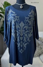 New VOCAL Womens PLUS SIZE CRYSTAL BLUE FLEUR DE LIS DOLMAN TUNIC SHIRT 1X 2X 3X