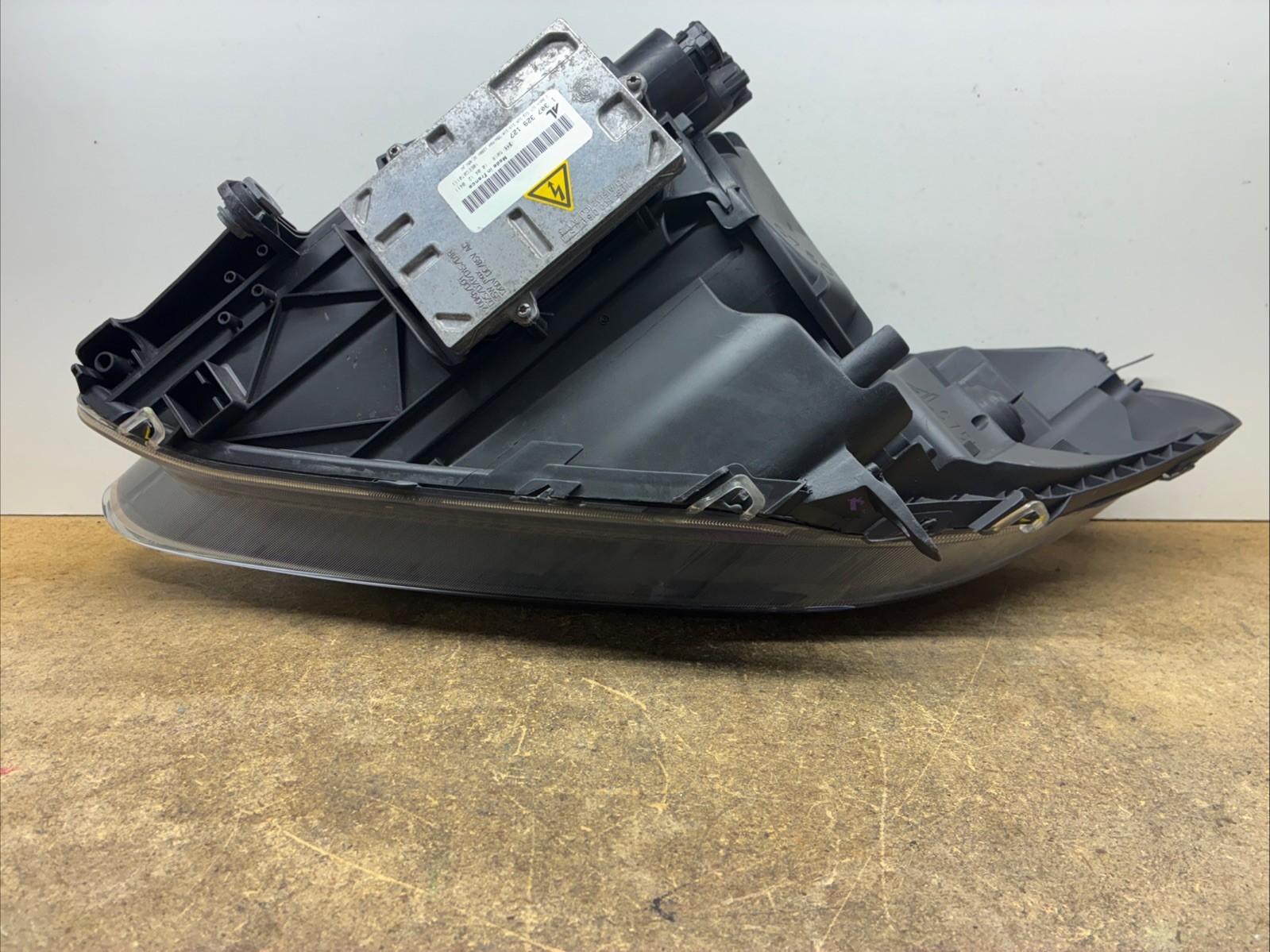 2013 - 2017 Maserati Grand Turismo Xenon Right RH Side Headlight Used OEM 294588