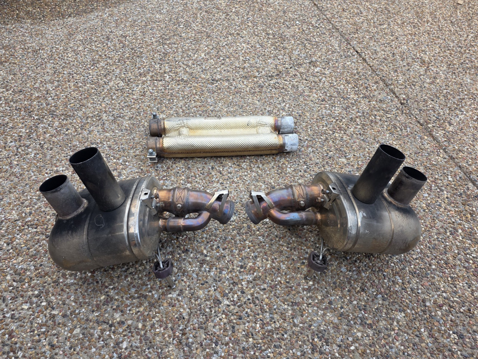 NOVITEC RACING FERRARI F12 BERLINETTA (L & R) EXHAUST MUFFLER SILENCER & H-PIPE