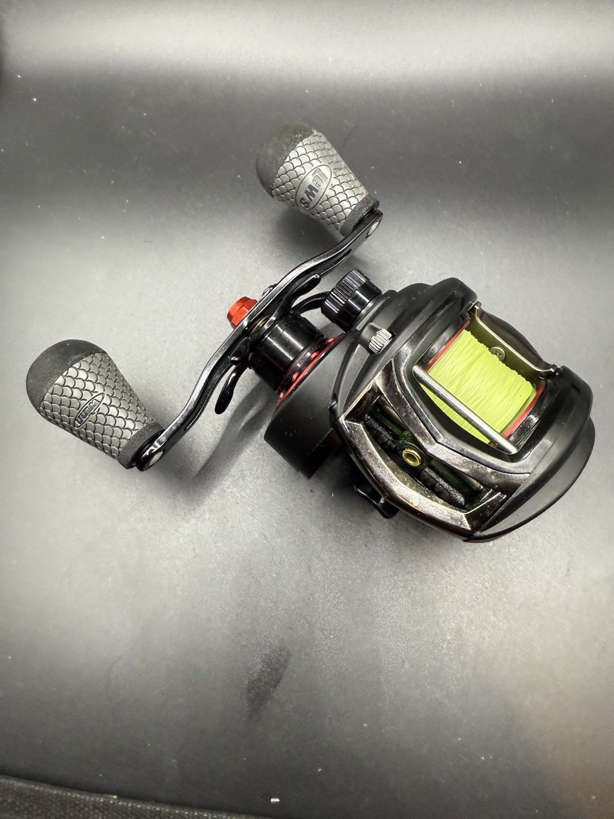 Abu Garcia REVO3 SX 7.1:1 Baitcasting Reel Right Handed 10 B