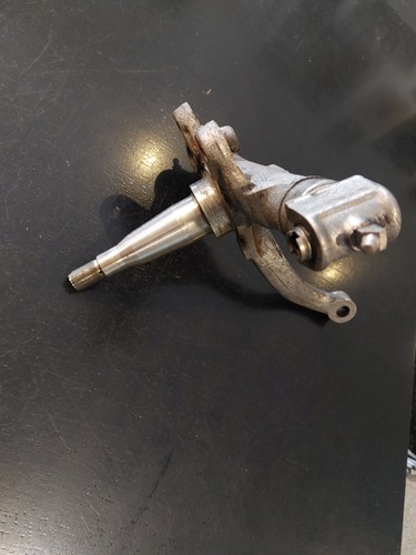 Mercedes W109 W113 W111 W108 Achsschenkel vorne links Vorderachse 1083300020 - Picture 2 of 2