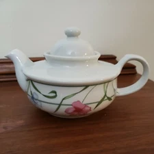 Jacqueline The Toscany Collection Teapot