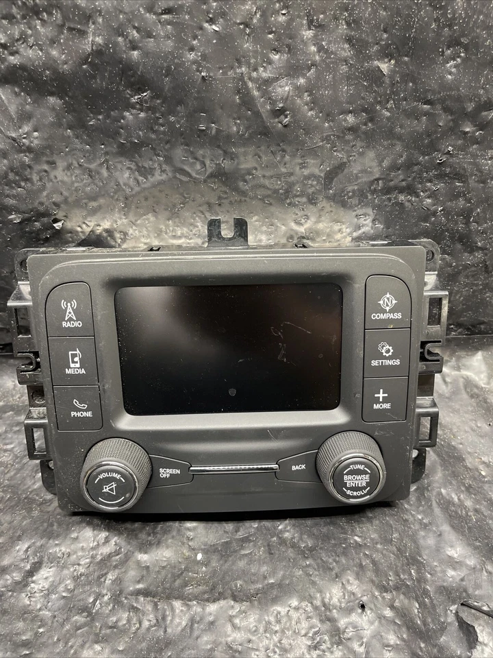 RAM 1500 2500 3500 2016 radio multimedia Mopar 68271366AD Foto 2 de 4