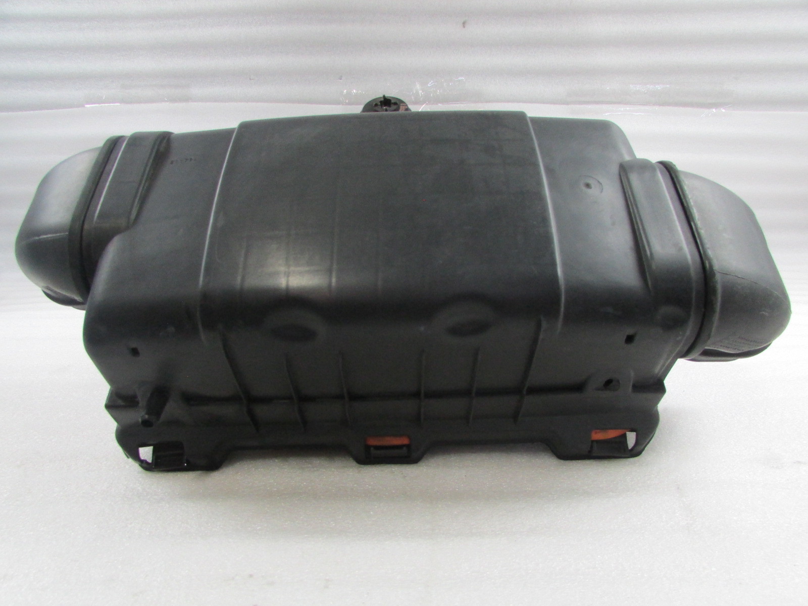 Maserati Quattroporte, Air Cleaner, Used, P/N 211794