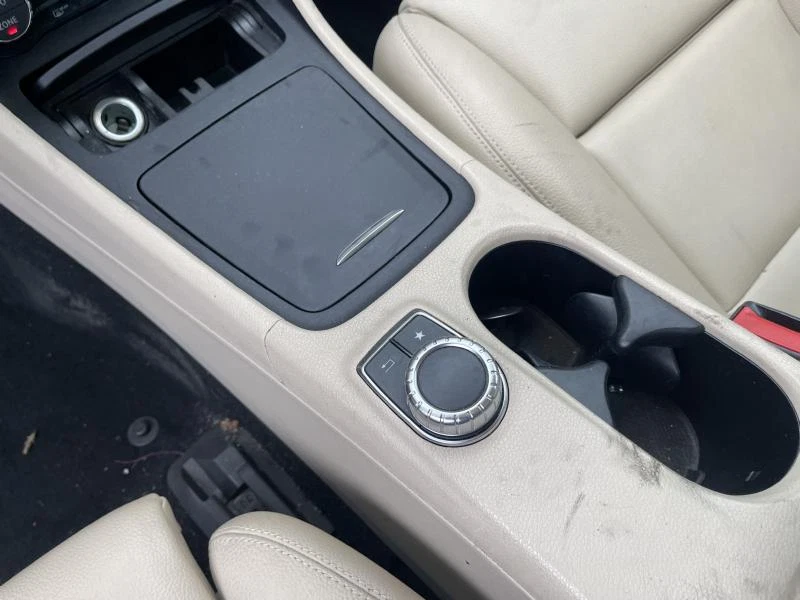 Mercedes Benz Clase GLA 2016-2020 navegación reproductor de CD radio receptor multimedia OEM Foto 3 de 4