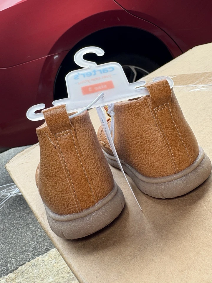 Botas Kyrie Carter's para niños pequeños tostadas talla 3 suelas suaves para aprender a caminar nuevas con etiquetas Foto 2 de 3