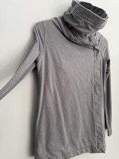 Lululemon Snap Button Wrap Jacket In Gray Women s 4 Long Sleeves Exterior Logo