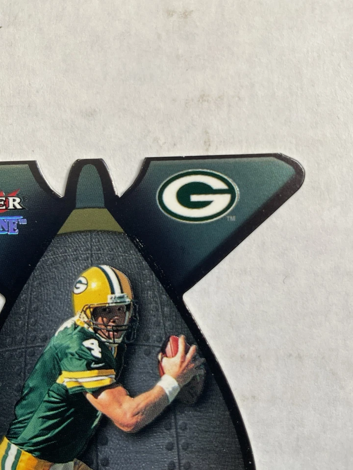 2001 Fleer Genuine Seek and Deploy Brett Favre #7SD - Image 4 of 4