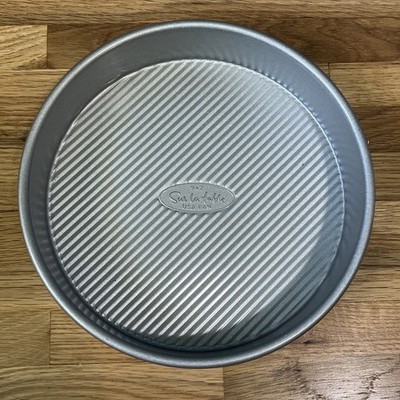 SUR LA TABLE 9''x2'' USA PAN ROUND CAKE PAN