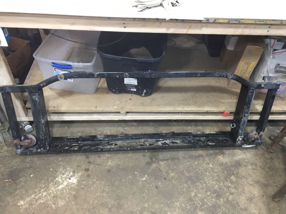 03 GMC YUKON XL 1500 Radiator Support - Imagem 2 de 2